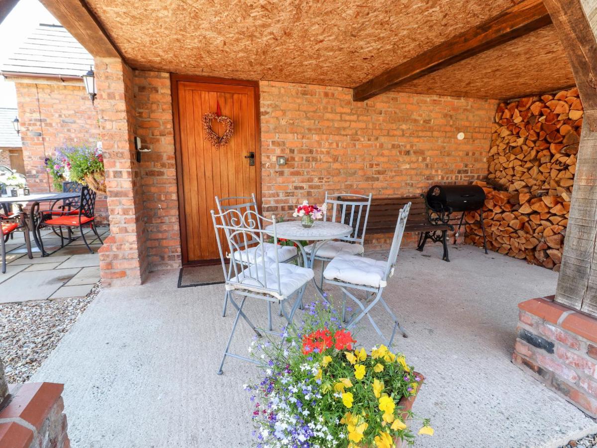 Honeysuckle Farmhouse Tarporley Εξωτερικό φωτογραφία
